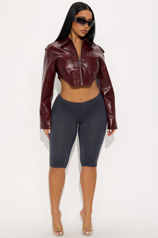 Feeling Cheeky Mid Rise Ruched Butt Capri Legging 14″ - Charcoal