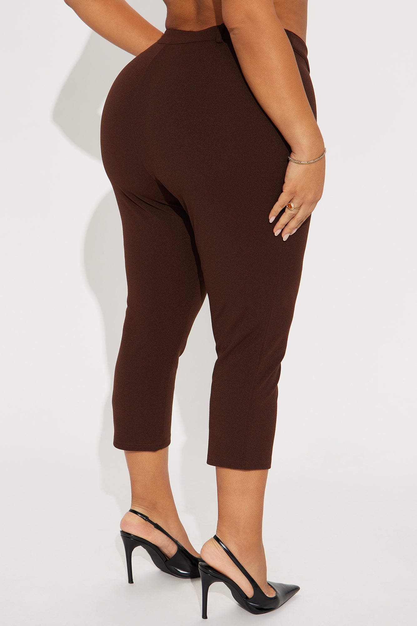 Under One Condition Crepe Capri Pant - Chocolate