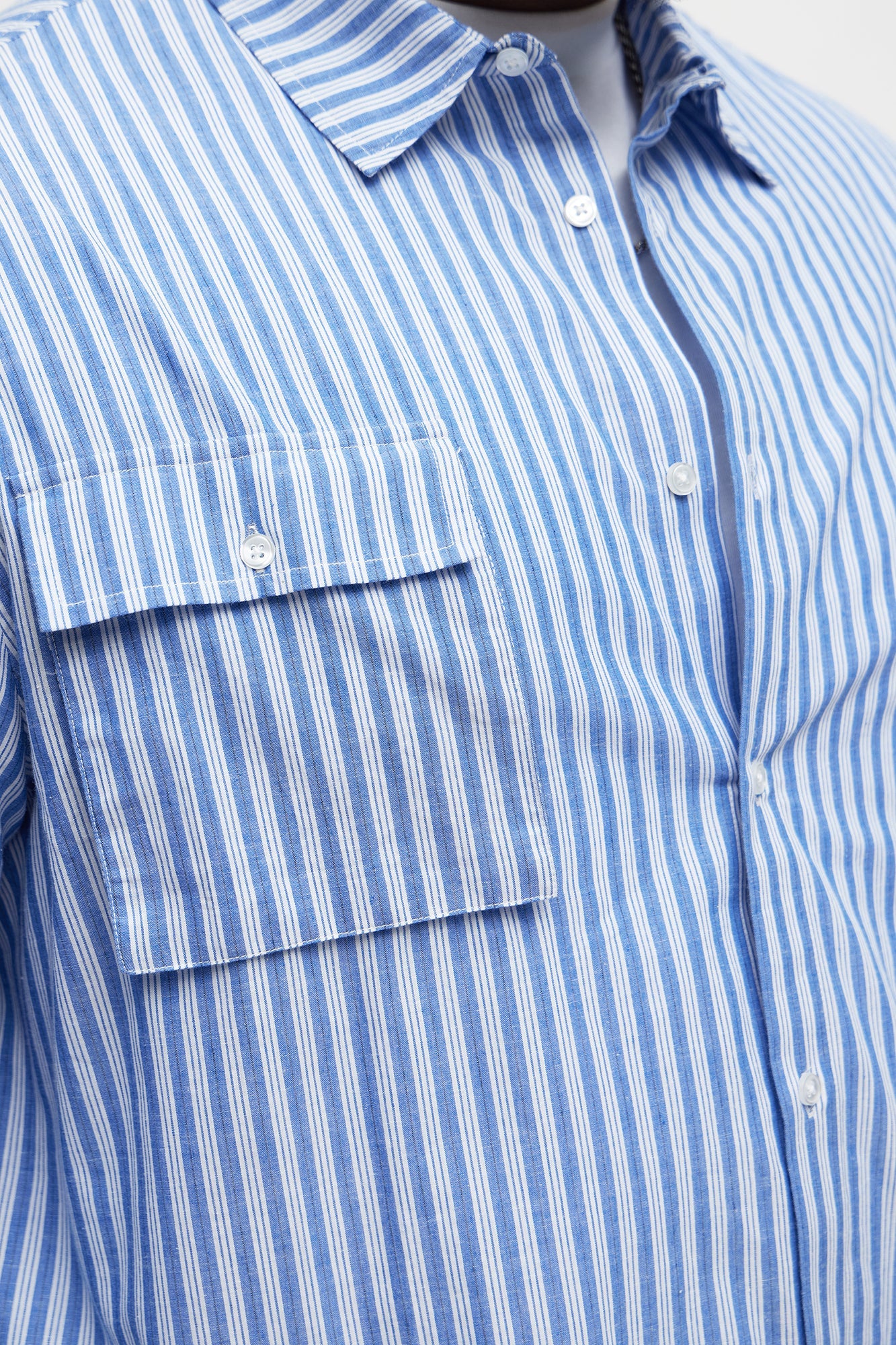 Cropped Cargo Pocket Long Sleeve Button Up Shirt - Blue/combo