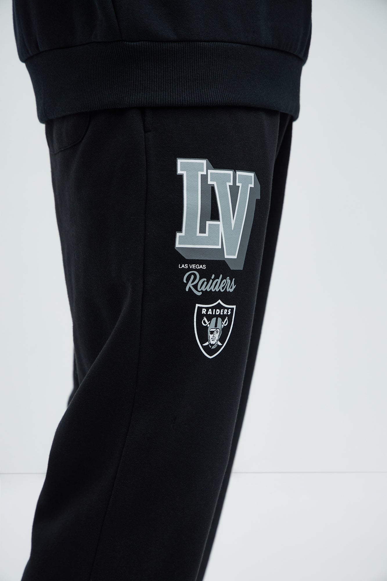 Raiders Bold Flare Sweatpants - Black