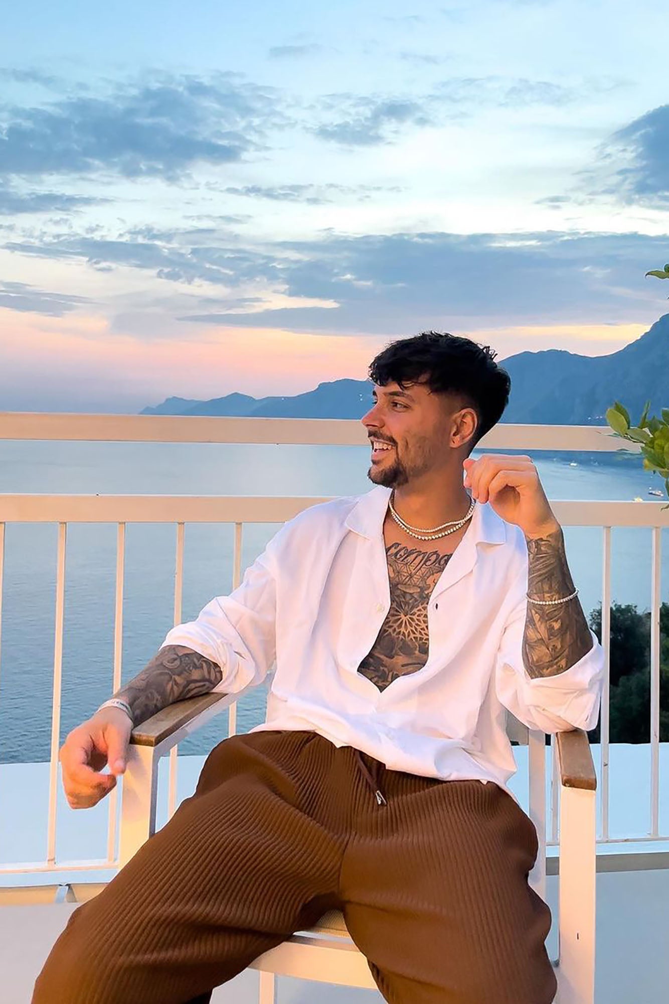 Dawson Relaxed Long Sleeve Button Up Shirt - White